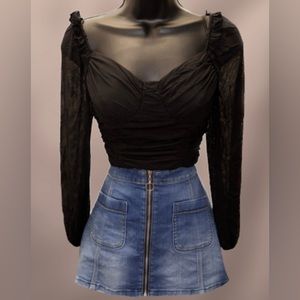 NEVER BEEN WORN Stunning Black Long Sleeve💕